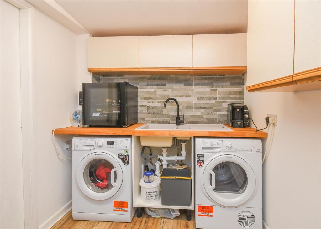 22 Hinckes Road - Laundry.jpg