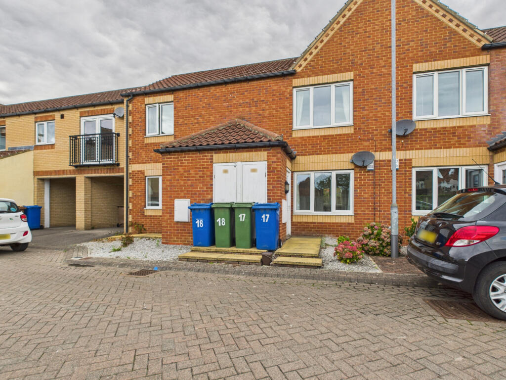 A two bedroom ground floor apartment - To Rent