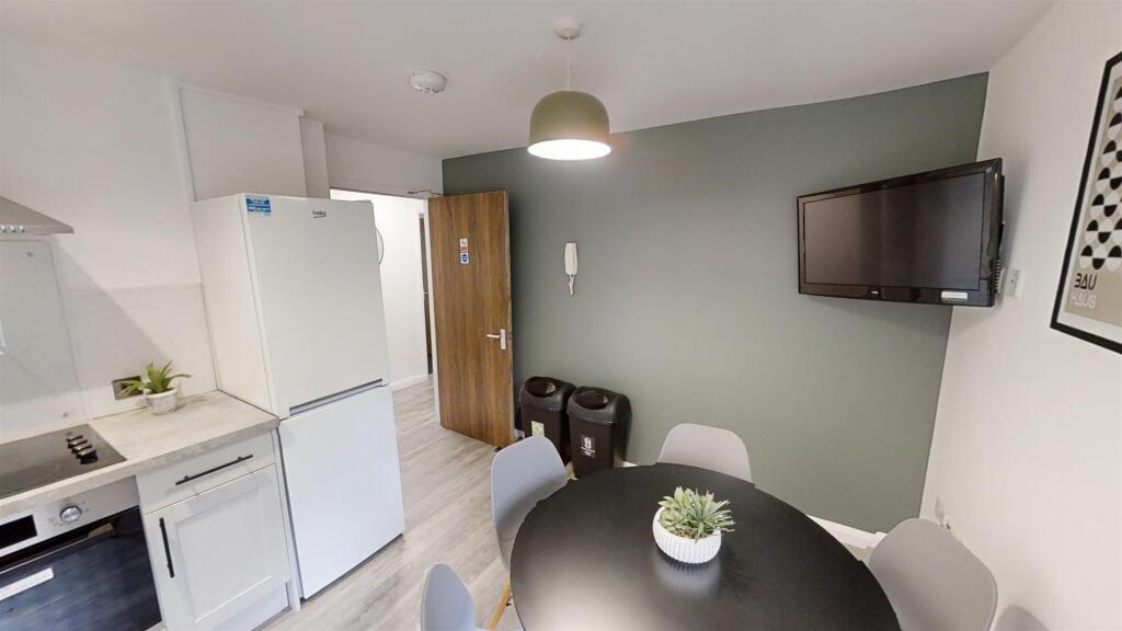 Flat-3-7-Piccadilly-Place-Bath-09162024_100633.jpg