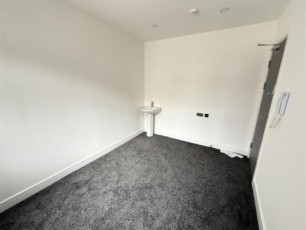 29 spring road walsall -21.jpg