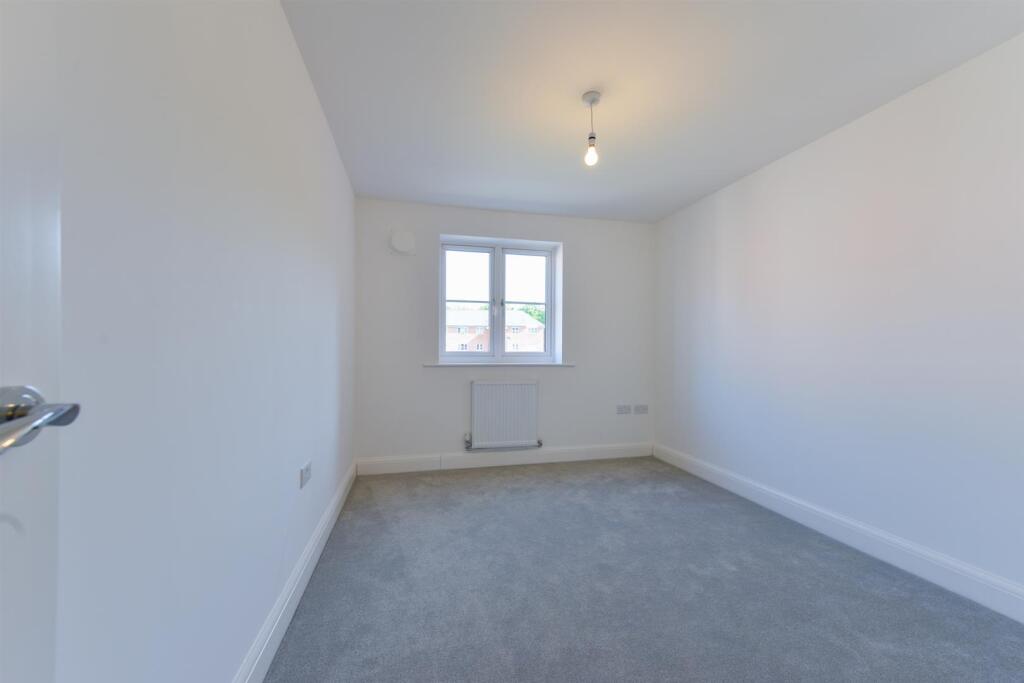 Flat 2 Dane Court5.jpg