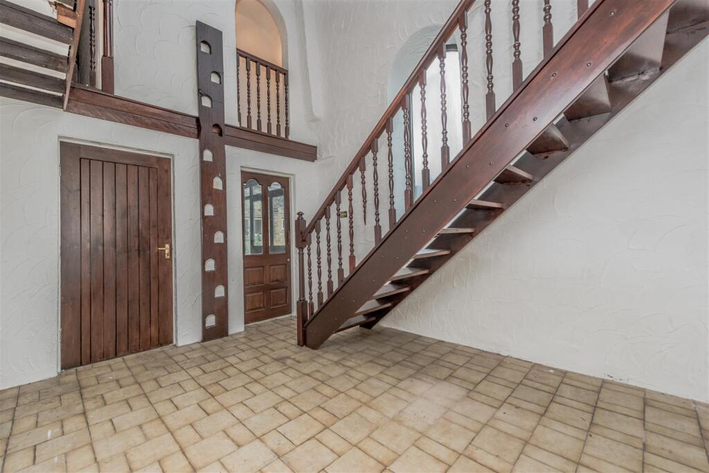 Fitted Dining Kitchen: