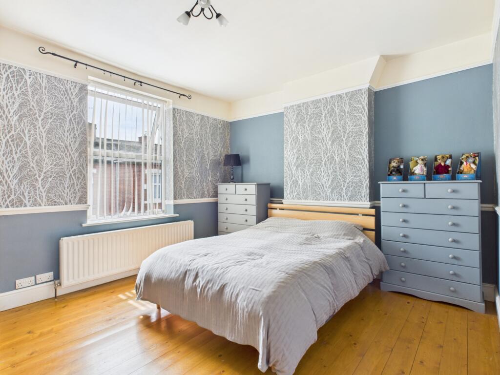 CAM03729G0-PR0074-STILL016