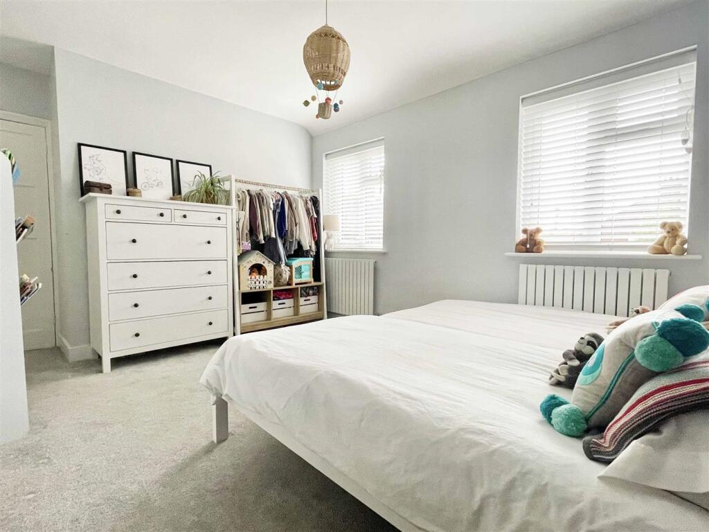 Bed2c.jpg