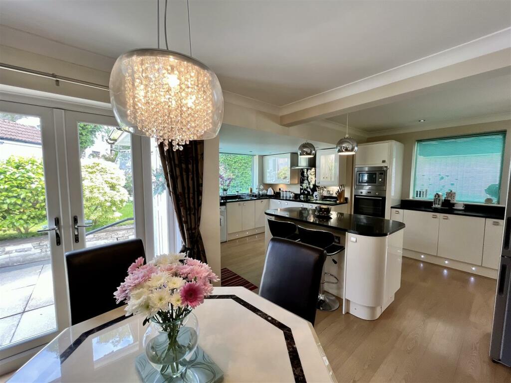 Open Plan Dining &amp; Kitchen