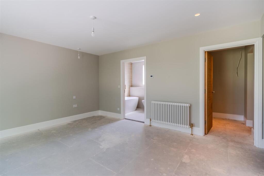 Bedroom6-5.jpg