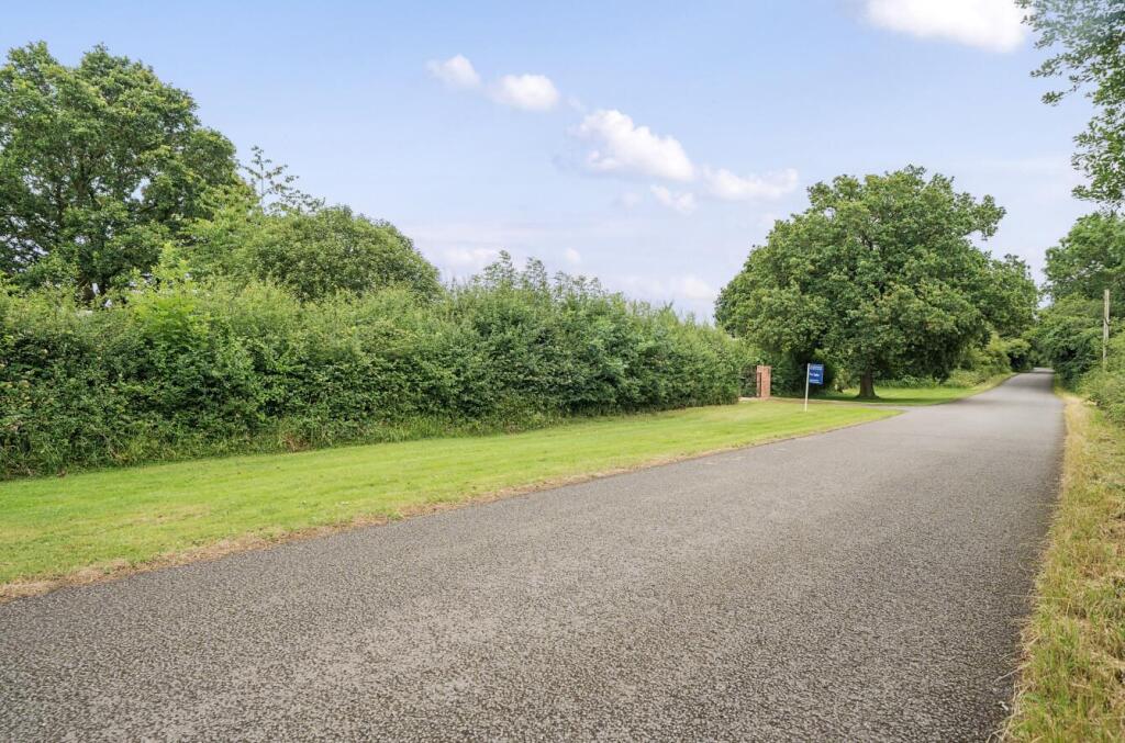 All Oaks Bungalow, Cathiron