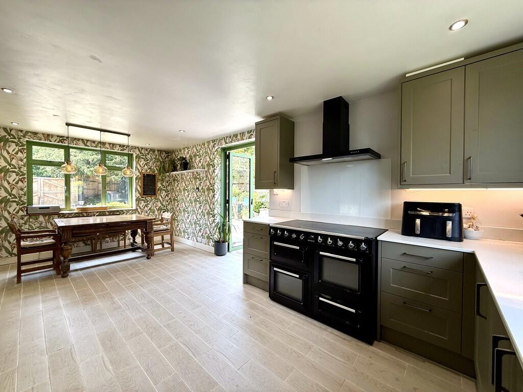 Kitchen/Dining Ar...
