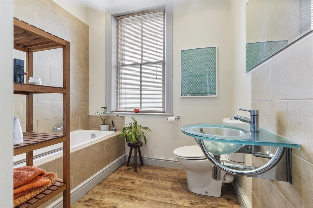 122 Birkby Hall Rd, Birkby 32_297.png