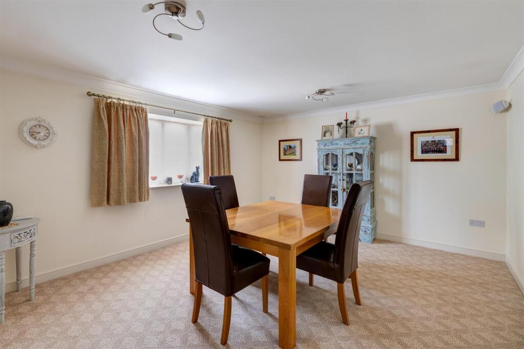 3 Creswell Drive LE67 2AG