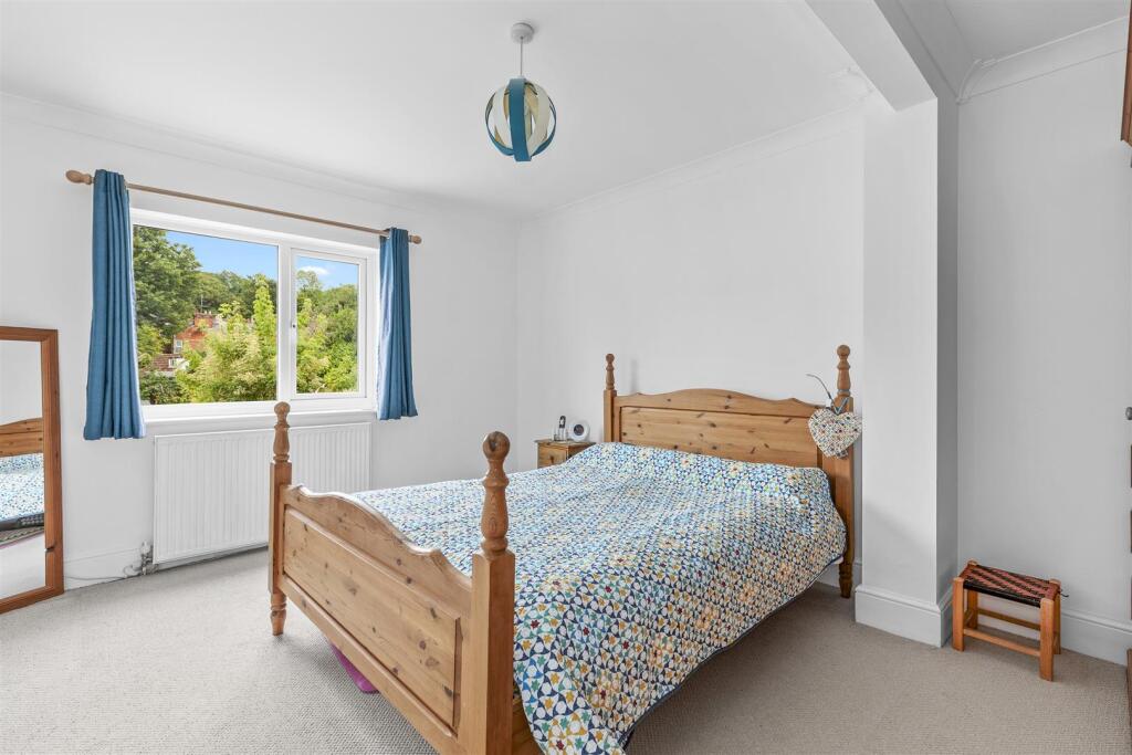 3 Manor Gardens, HP13 5HD-2.jpg