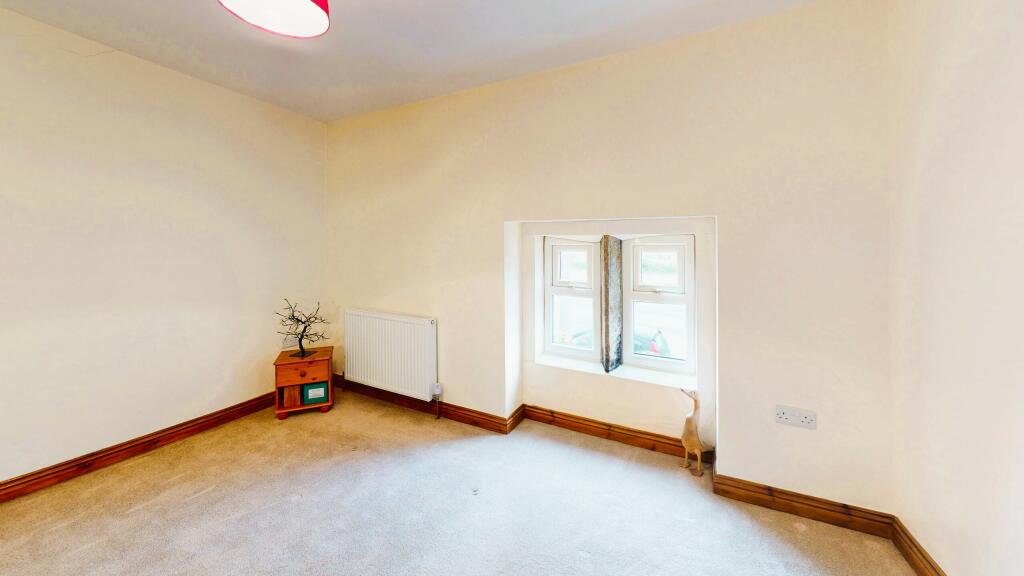 The-Hollies-Bedroom 4