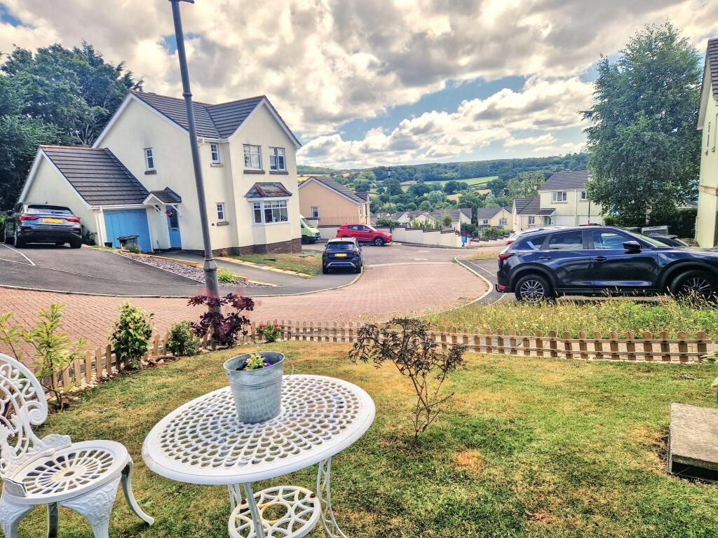 Front Garden &amp; Views