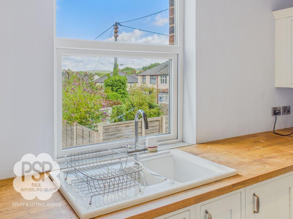 Kitchen - Cleaning Area