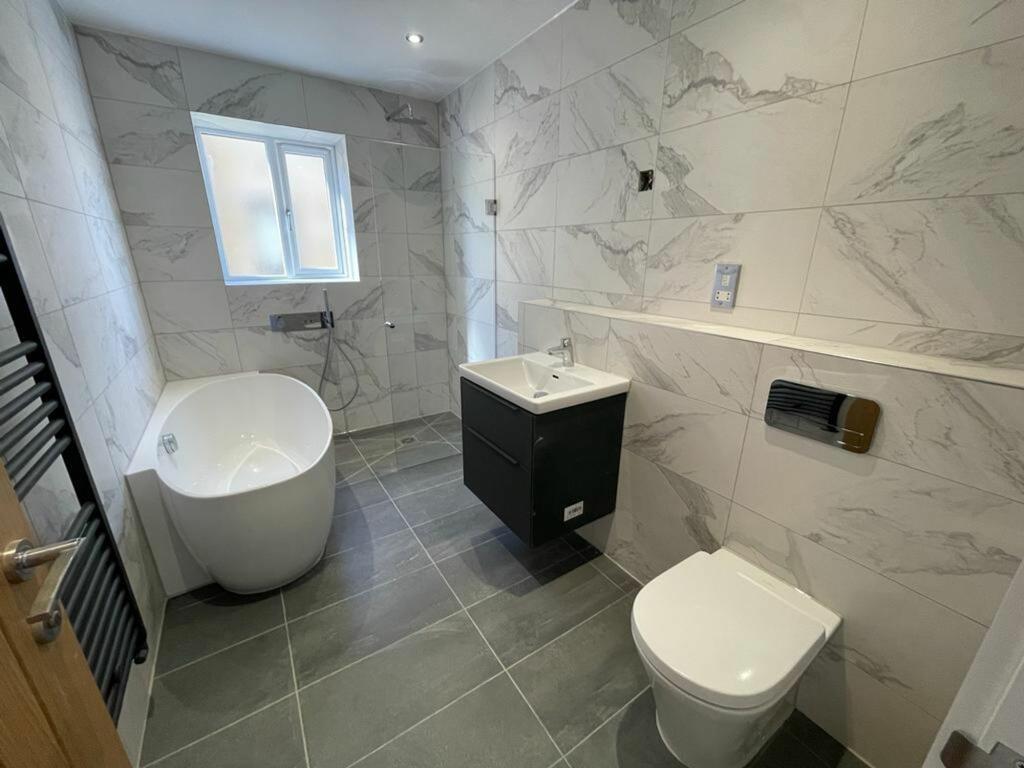 HOUSE BATHROOM