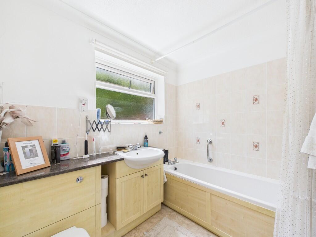 CAM04018G0-PR0260...