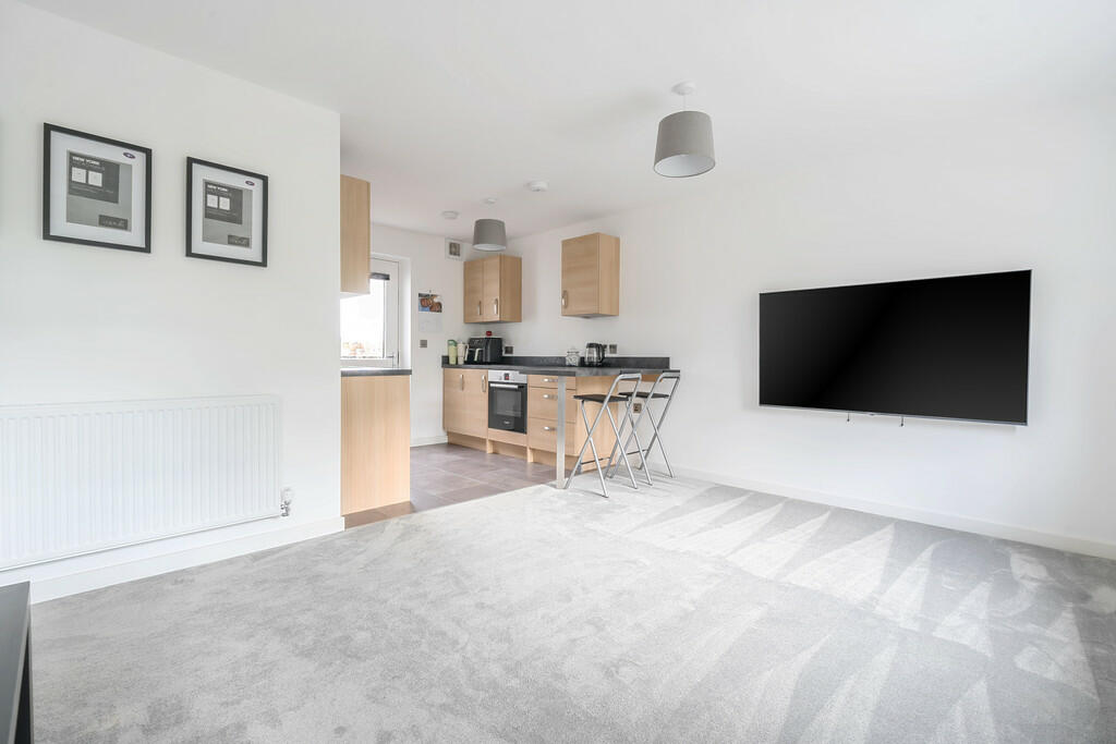 Living/Dining Roo...