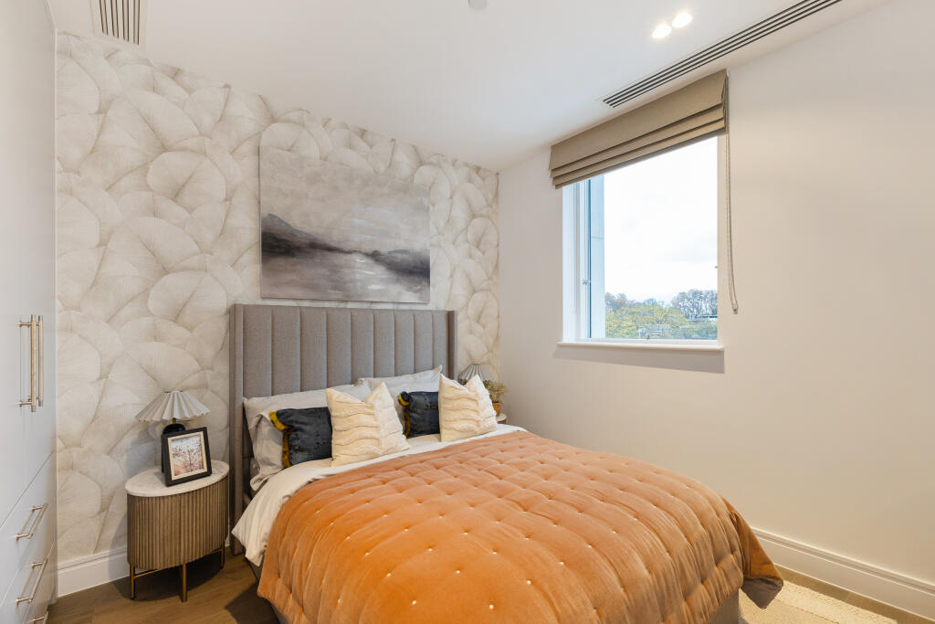 100546_ChiswickGreen 414 Chiswick High Road (15...