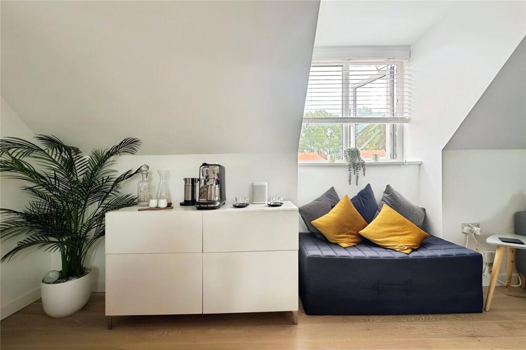 Window Seat Area