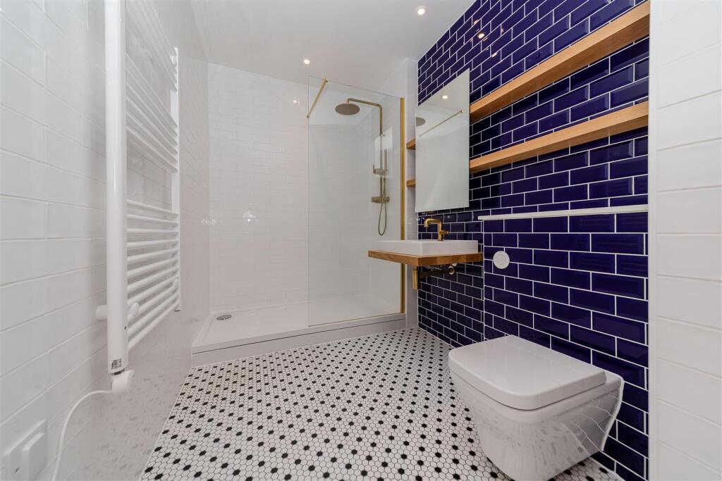 Bathroom   .jpg