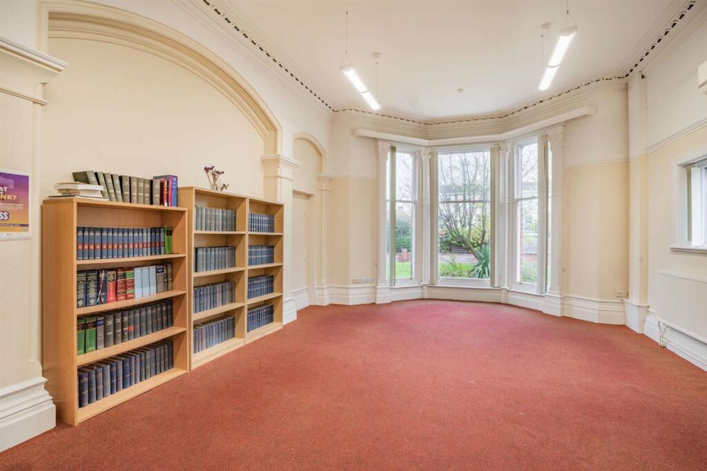 8527758-interior02v2-800.jpg