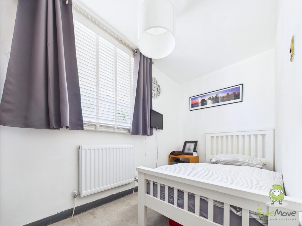 CAM01543G0-PR0137-STILL042