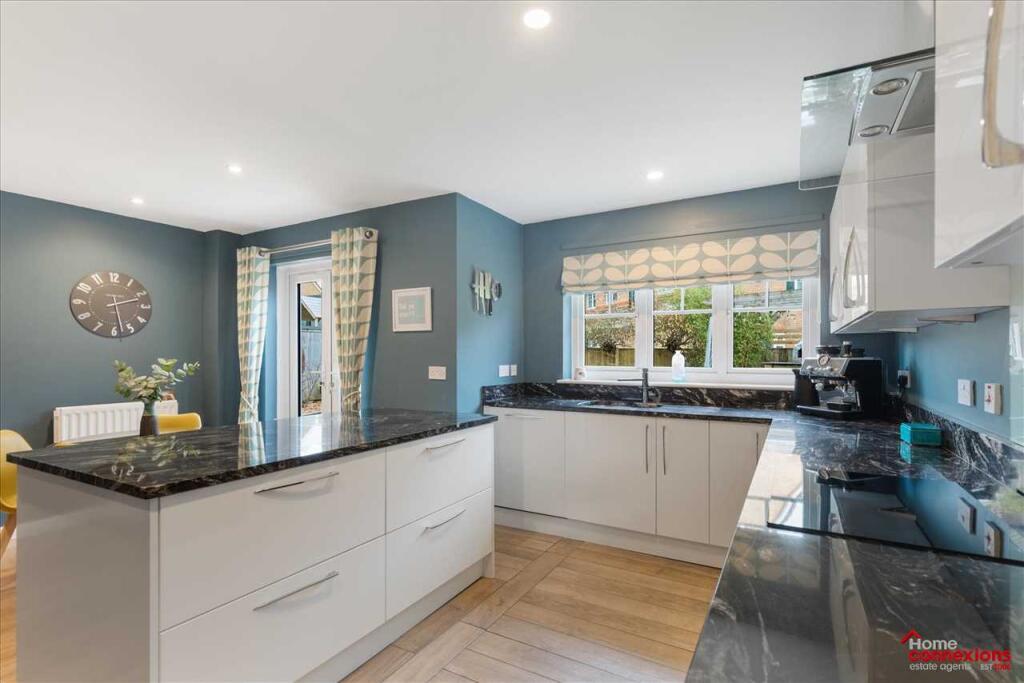 Kitchen Area (2)