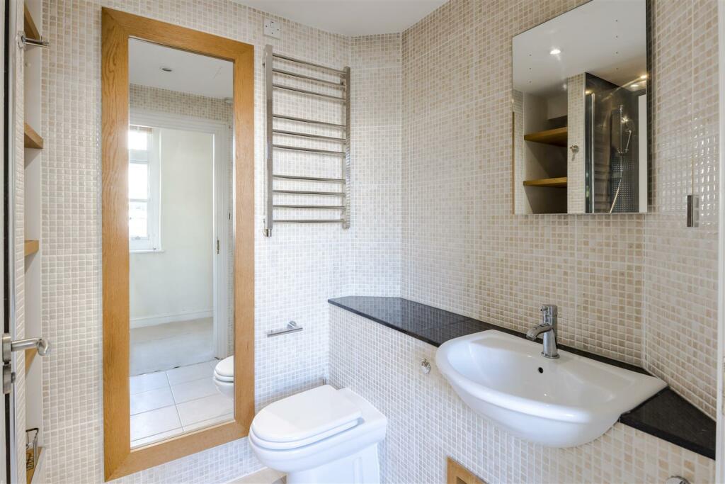 Shower room-2.jpg