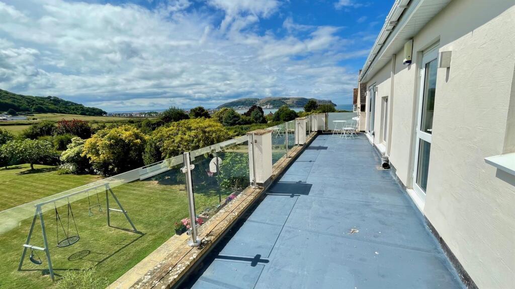 bryn y bia 26 balcony.jpg