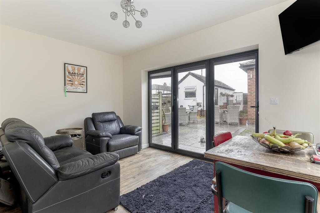 Annexe Lounge - A.jpg