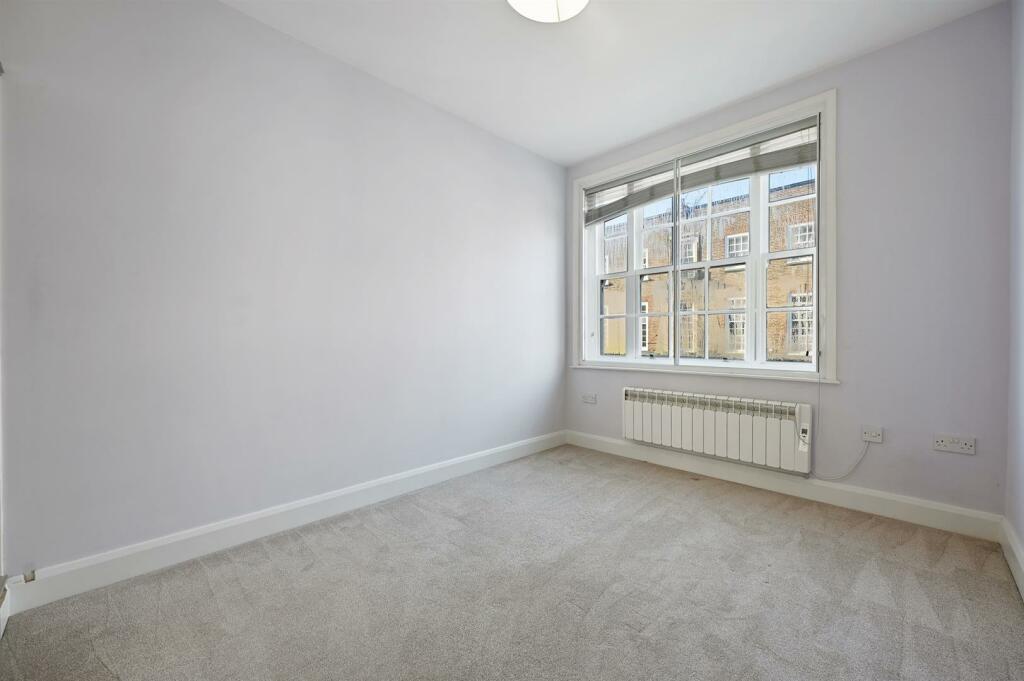 Bedroom 1.jpg