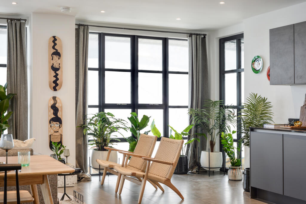 Bagel Factory Show Flat Ph26.jpg