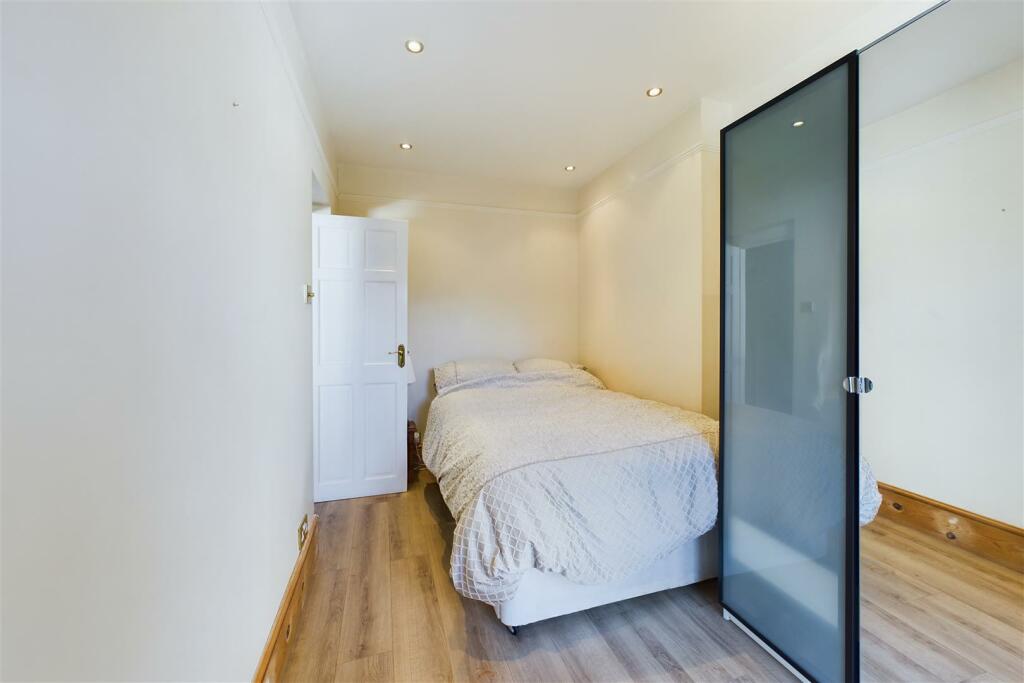 Flat 3, 110 Evesham Road, Cheltenham, Gloucestersh