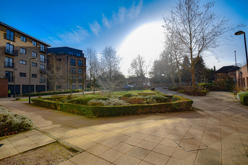 Ext View 2a