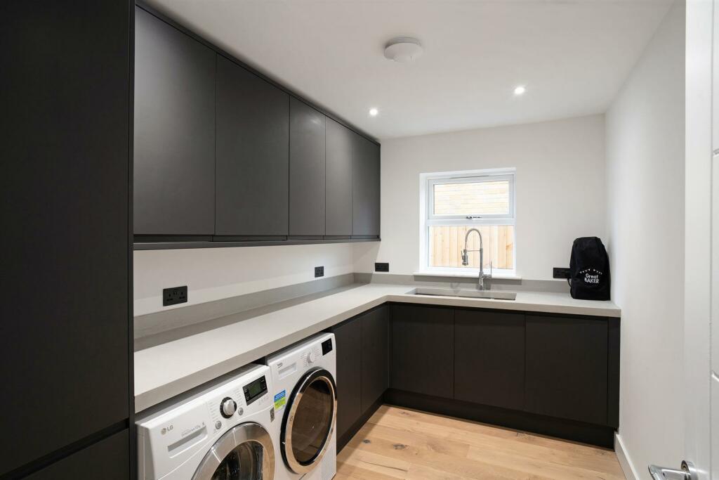 69519_3 Ashley Close, Charlton Kings - (7)_low.jpg