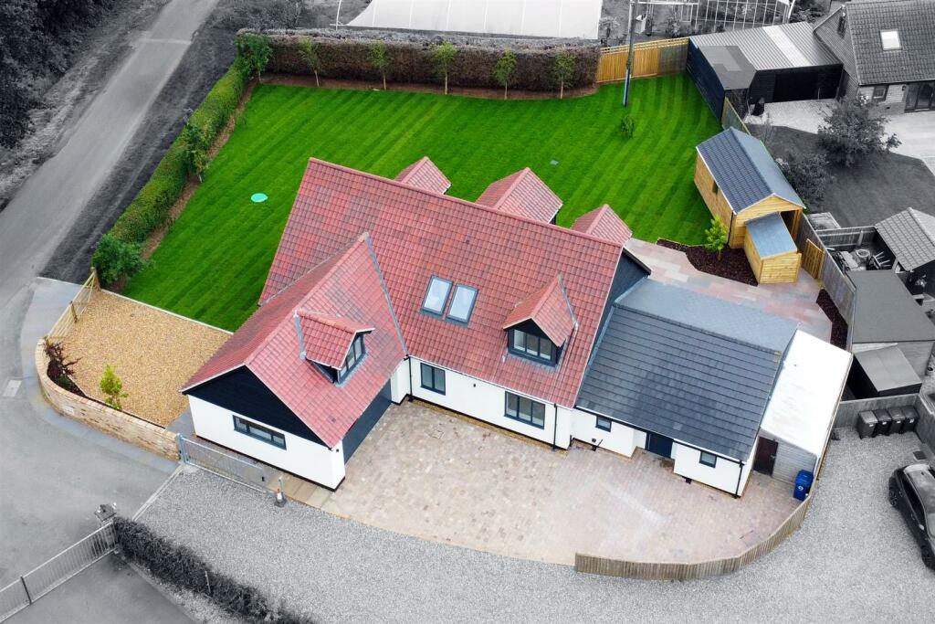 Oak Barn, Parkhall Road, Somersham - Front Aerial 
