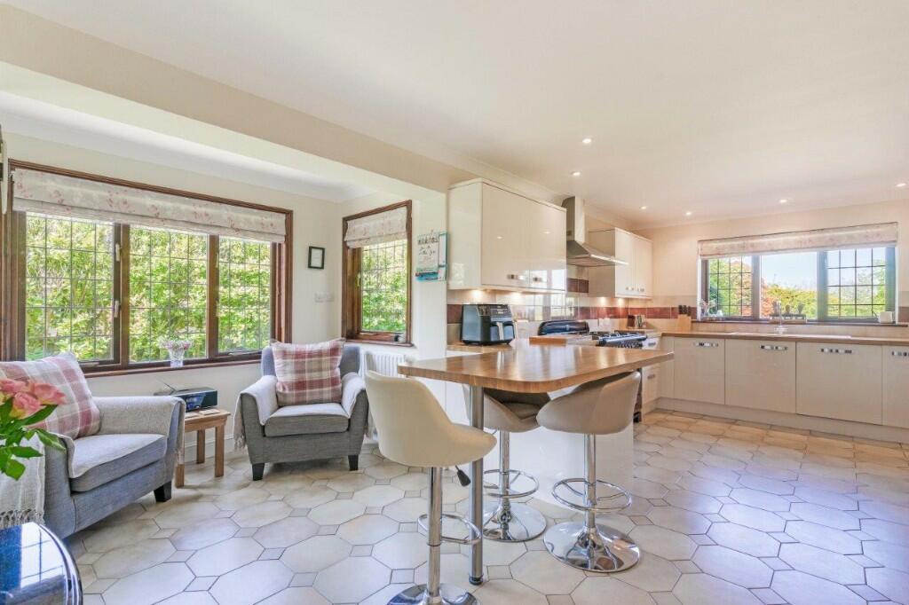 Kitchen/breakfast rm