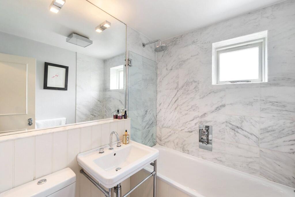 Bathroom.jpg