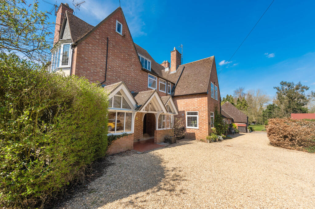Abbots Court ph16