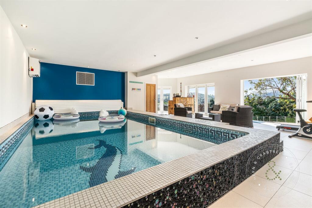 Pencoed Avenue, Int, HernCrabtree (15).jpg