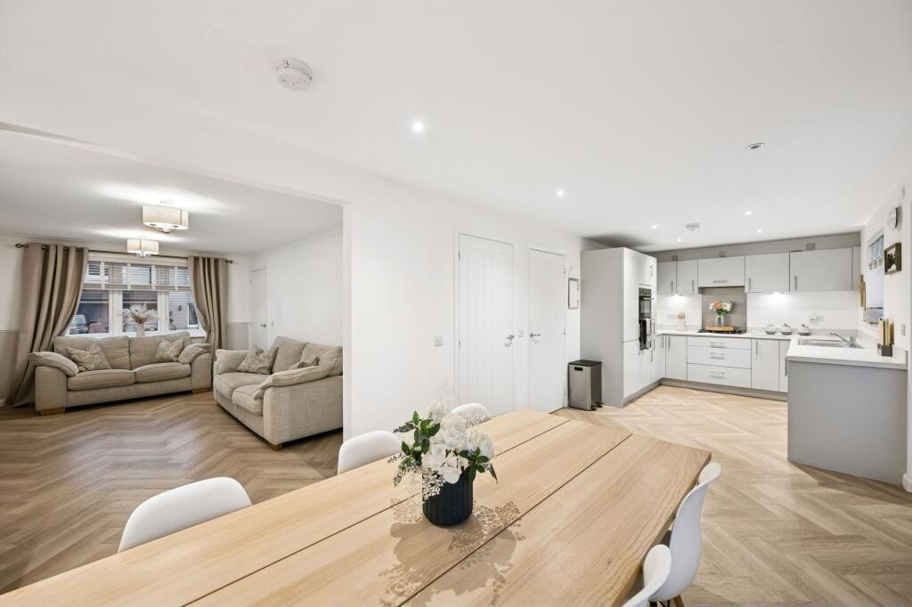 Lounge/Kitchen/Dining Area