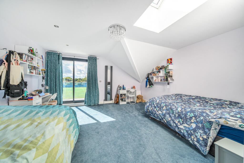 1347579-15-68bebf...