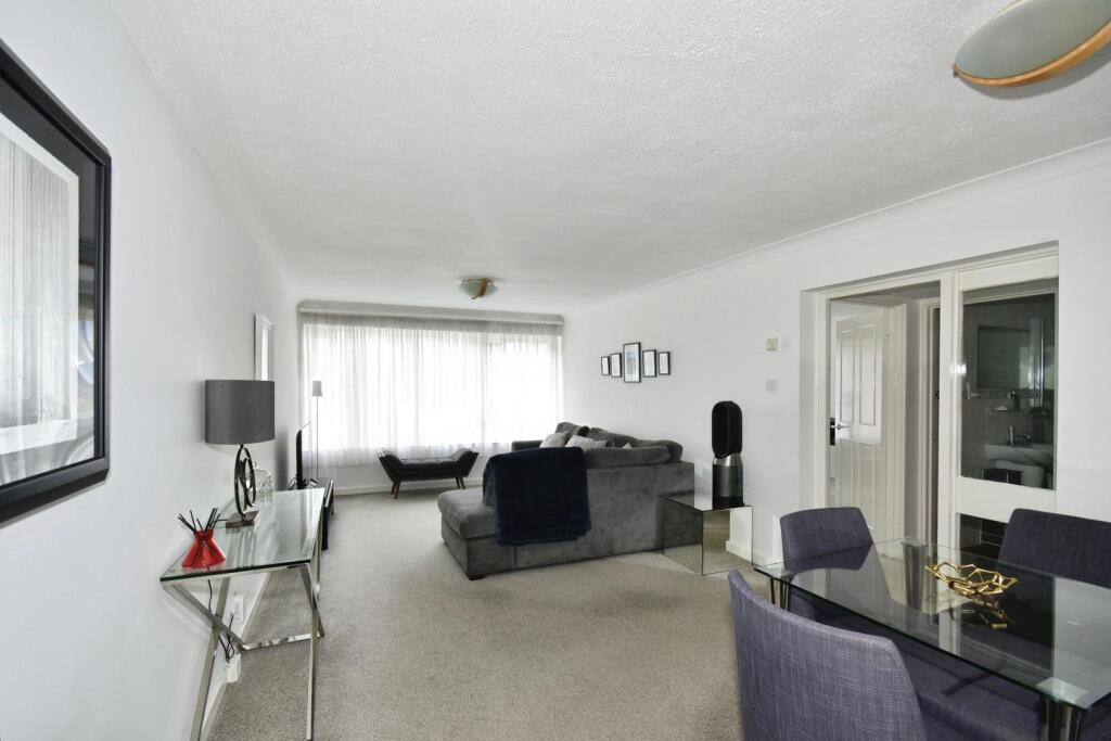 pbox-living_room-299478.jpg