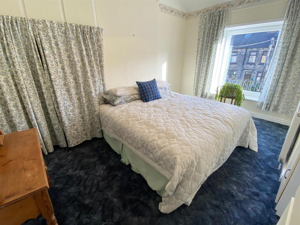 bed 2 new.jpg