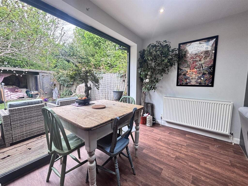 Primrose Bi folds.jpg