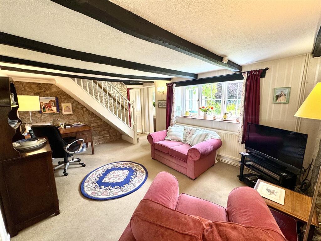 SITTING ROOM