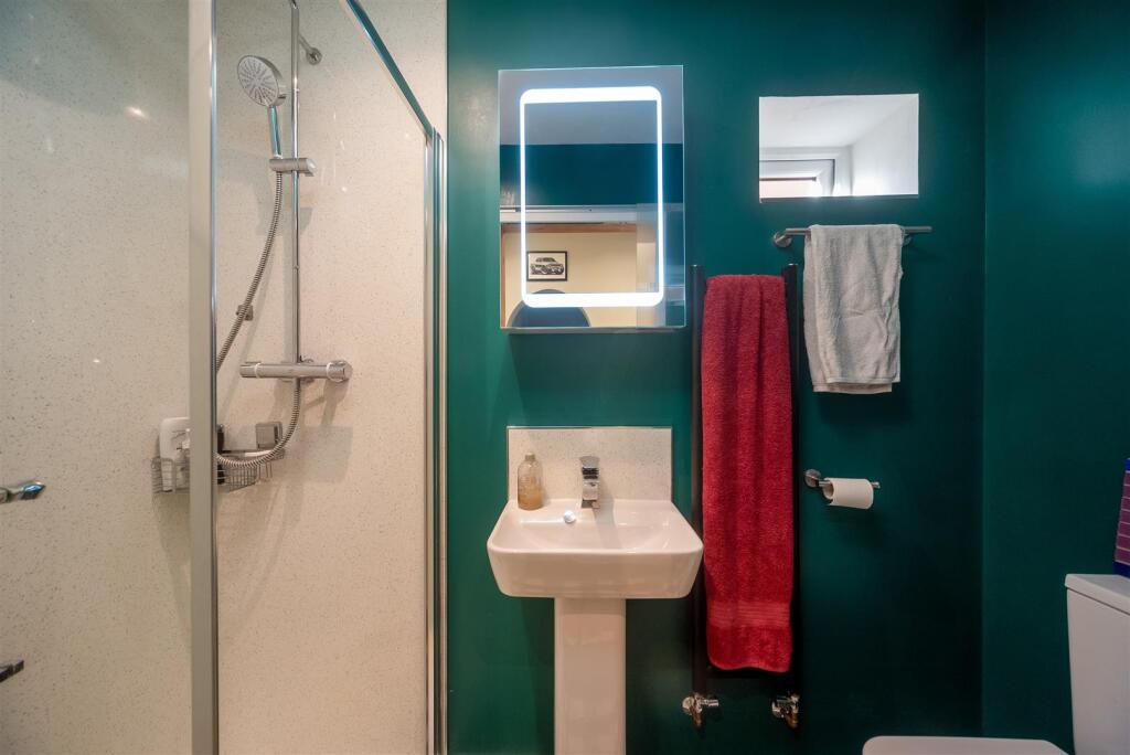 14 Bosley Close-7.jpg