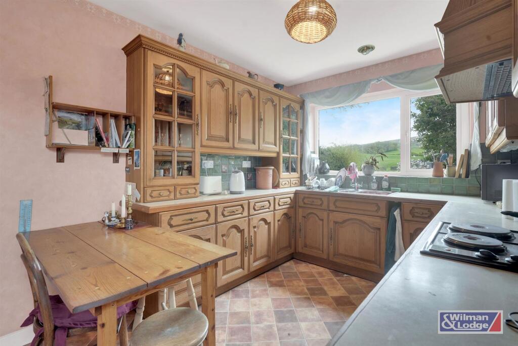 Four Bed Detached House in Glusburn6.jpeg