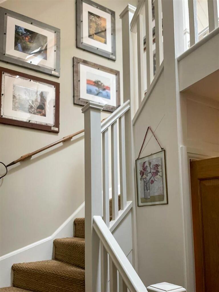 Bourne Cottage - Stairs