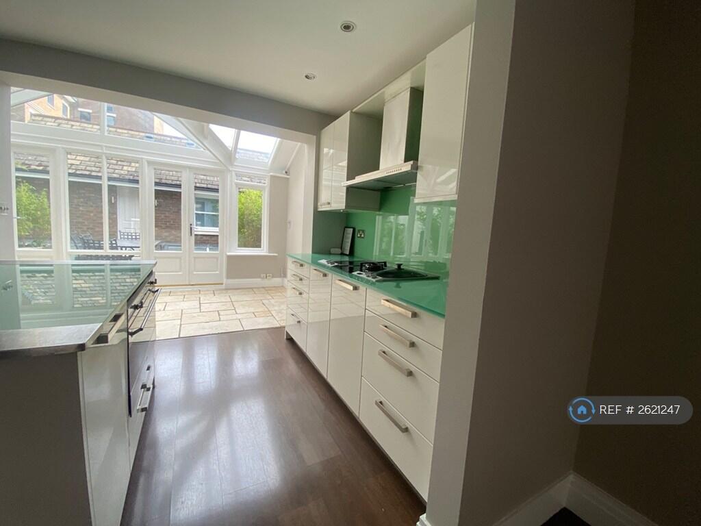 Open Plan Kitchen Looking Towards Terrace 